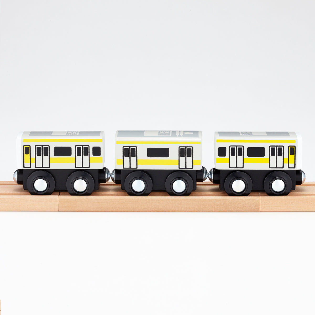 mokuTRAIN E231系総武線 – moku TRAIN