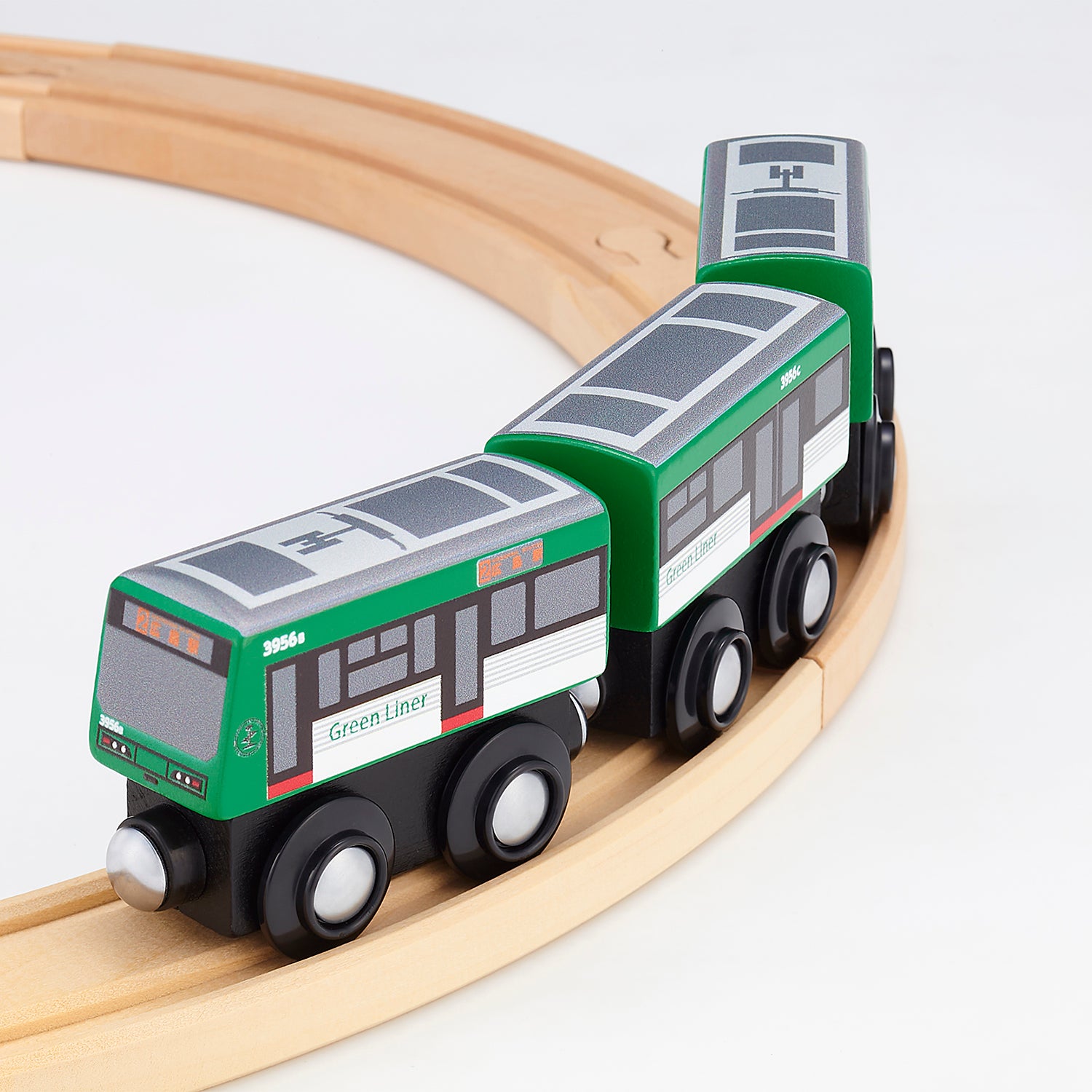 moku TRAIN 広島電鉄3950形Green Liner